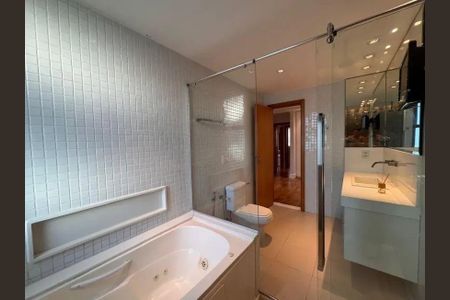 Apartamento à venda com 233m², 3 quartos e 3 vagas