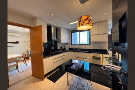 Apartamento à venda com 233m², 3 quartos e 3 vagas