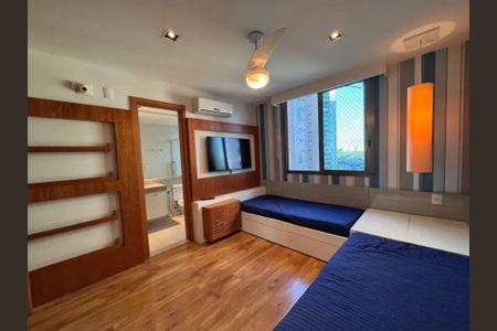 Apartamento à venda com 233m², 3 quartos e 3 vagas