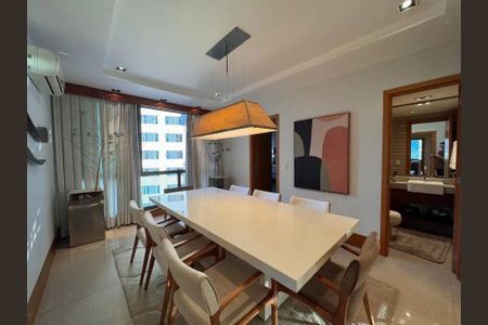 Apartamento à venda com 233m², 3 quartos e 3 vagas