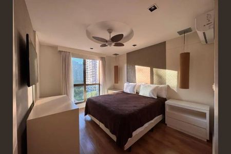 Apartamento à venda com 233m², 3 quartos e 3 vagas