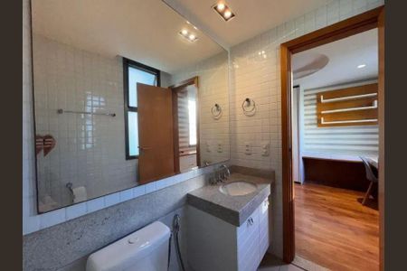 Apartamento à venda com 233m², 3 quartos e 3 vagas