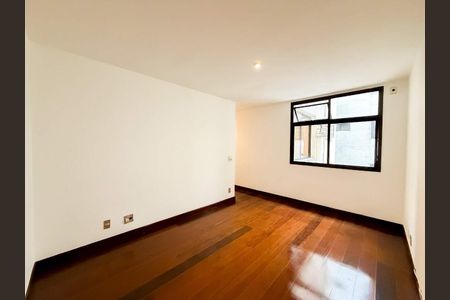 Apartamento à venda com 294m², 4 quartos e 4 vagas