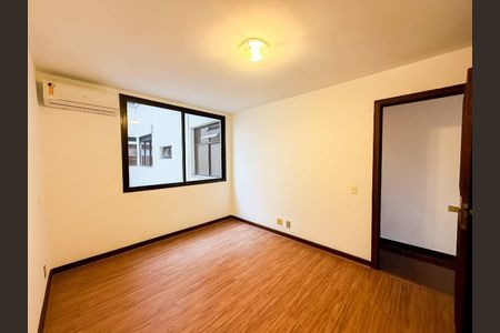 Apartamento à venda com 294m², 4 quartos e 4 vagas