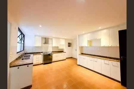 Apartamento à venda com 294m², 4 quartos e 4 vagas