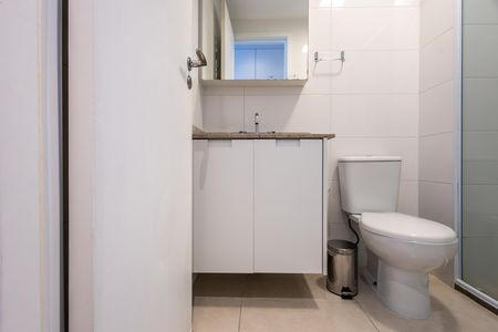 Banheiro de kitnet/studio para alugar com 1 quarto, 40m² em Campo Belo, São Paulo