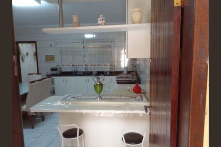 Casa à venda com 136m², 3 quartos e 4 vagas