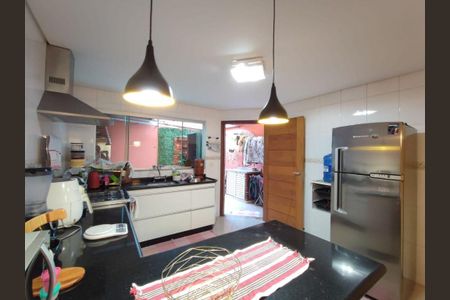 Casa à venda com 128m², 3 quartos e 4 vagas