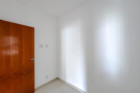 Quarto 2 de apartamento para alugar com 2 quartos, 41m² em Vila Carrão, São Paulo