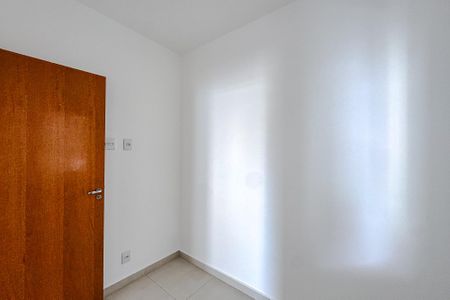 Quarto 1 de apartamento para alugar com 2 quartos, 41m² em Vila Carrão, São Paulo