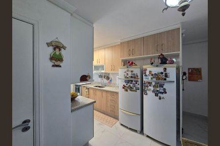 Apartamento à venda com 145m², 4 quartos e 3 vagas Apartamento à venda com 145m², 4 quartos e 3 vagasCozinha