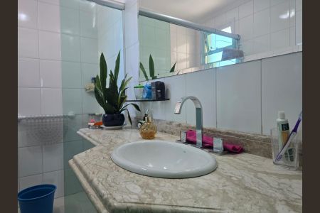 Apartamento à venda com 145m², 4 quartos e 3 vagas Apartamento à venda com 145m², 4 quartos e 3 vagasBanheiro Social