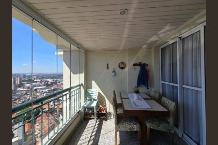 Apartamento à venda com 145m², 4 quartos e 3 vagas Apartamento à venda com 145m², 4 quartos e 3 vagasVaranda da Sala