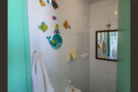 Apartamento à venda com 145m², 4 quartos e 3 vagas Apartamento à venda com 145m², 4 quartos e 3 vagasLavabo de Serviço