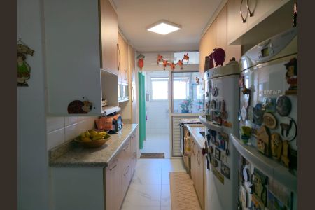 Apartamento à venda com 145m², 4 quartos e 3 vagas Apartamento à venda com 145m², 4 quartos e 3 vagasCozinha