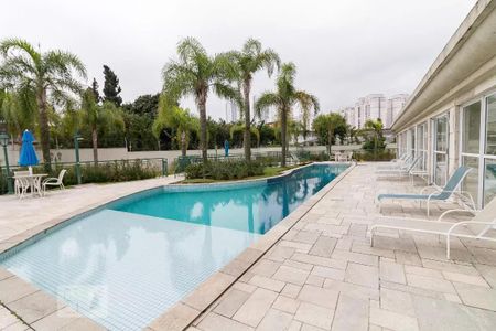Apartamento à venda com 145m², 4 quartos e 3 vagas Apartamento à venda com 145m², 4 quartos e 3 vagasÁrea comum - Piscina