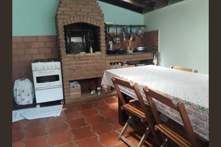 Casa à venda com 3 quartos, 180m² em Vila Alvinopolis, São Bernardo do Campo