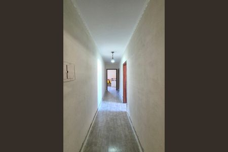 Casa à venda com 200m², 5 quartos e 5 vagasCorredor 