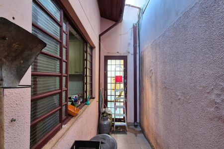 Casa à venda com 200m², 5 quartos e 5 vagasCorredor 