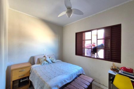 Casa à venda com 200m², 5 quartos e 5 vagasQuarto 4 - Suíte