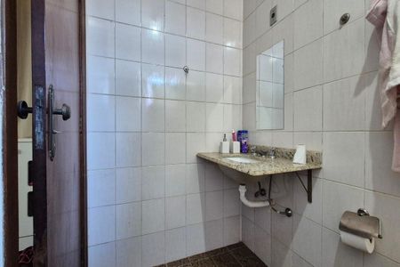 Casa à venda com 200m², 5 quartos e 5 vagasBanheiro da Suíte