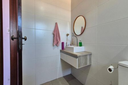 Casa à venda com 200m², 5 quartos e 5 vagasBanheiro da Suíte