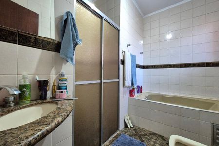 Casa à venda com 200m², 5 quartos e 5 vagasBanheiro da Suíte