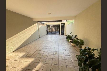 Casa à venda com 4 quartos, 209m² em Jardim Santa Mena, Guarulhos