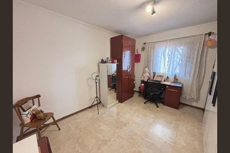 Casa à venda com 4 quartos, 209m² em Jardim Santa Mena, Guarulhos