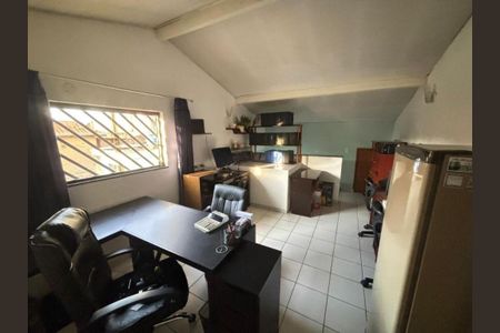 Casa à venda com 4 quartos, 209m² em Jardim Santa Mena, Guarulhos