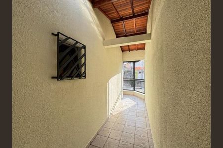 Casa à venda com 4 quartos, 209m² em Jardim Santa Mena, Guarulhos