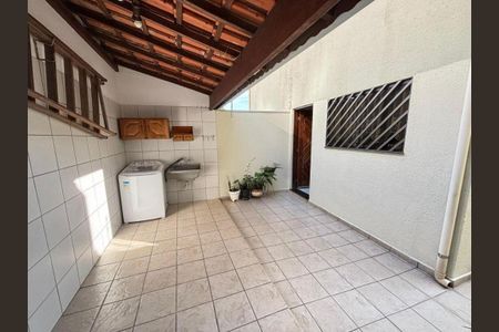 Casa à venda com 4 quartos, 209m² em Jardim Santa Mena, Guarulhos