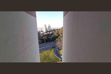 Apartamento à venda com 95m², 3 quartos e 2 vagas Apartamento à venda com 95m², 3 quartos e 2 vagasVista da Área de Serviço