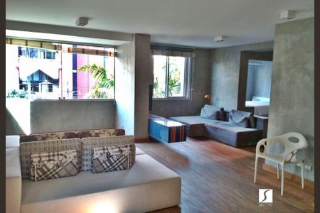 Apartamento à venda com 84m², 1 quarto e 1 vaga