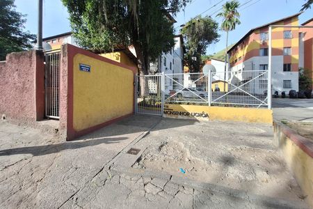 Apartamento à venda com 52m², 2 quartos e 1 vaga Apartamento à venda com 52m², 2 quartos e 1 vagaFachada