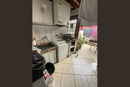 Casa à venda com 117m², 3 quartos e 2 vagas