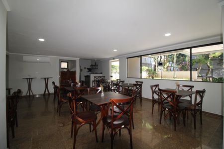 Apartamento para alugar com 100m², 3 quartos e 2 vagasÁrea Comum
