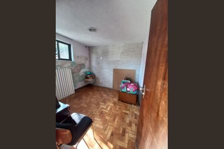 Casa à venda com 3 quartos, 1849m² em Eldorado, Diadema