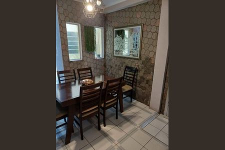 Casa à venda com 107m², 4 quartos e sem vaga