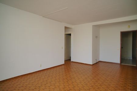 Sala de apartamento para alugar com 2 quartos, 109m² em Zacarias, Maricá