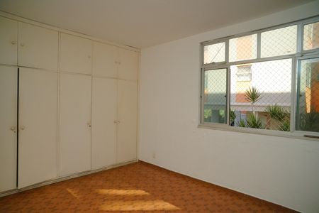 Quarto 1 de apartamento para alugar com 2 quartos, 109m² em Zacarias, Maricá