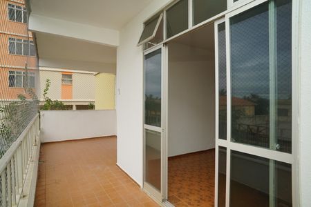 Apartamento para alugar com 109m², 2 quartos e 1 vaga Apartamento para alugar com 109m², 2 quartos e 1 vagaVaranda