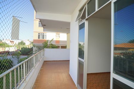 Apartamento para alugar com 109m², 2 quartos e 1 vaga Apartamento para alugar com 109m², 2 quartos e 1 vagaVaranda