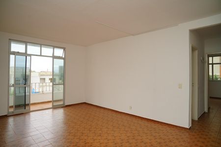 Sala de apartamento para alugar com 2 quartos, 109m² em Zacarias, Maricá