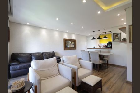Sala de apartamento para alugar com 2 quartos, 70m² em Vila Suzana, São Paulo