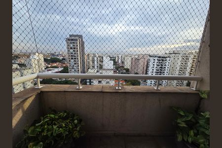 Apartamento à venda com 198m², 3 quartos e 3 vagas Apartamento à venda com 198m², 3 quartos e 3 vagasVaranda