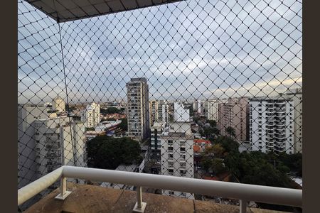 Apartamento à venda com 198m², 3 quartos e 3 vagas Apartamento à venda com 198m², 3 quartos e 3 vagasVaranda