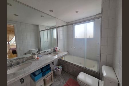 Apartamento à venda com 198m², 3 quartos e 3 vagas Apartamento à venda com 198m², 3 quartos e 3 vagasBanheiro