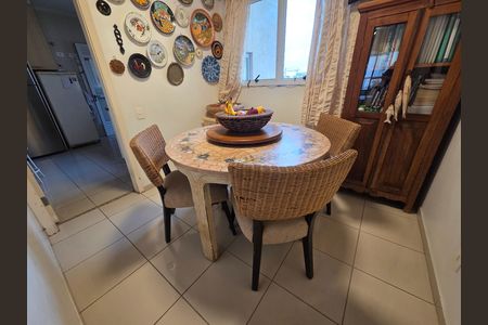 Apartamento à venda com 198m², 3 quartos e 3 vagas Apartamento à venda com 198m², 3 quartos e 3 vagasSala