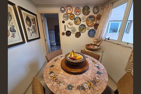 Apartamento à venda com 198m², 3 quartos e 3 vagas Apartamento à venda com 198m², 3 quartos e 3 vagasSala